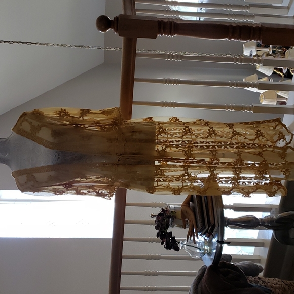 Laced cover up 💛 - Picture 2 of 4